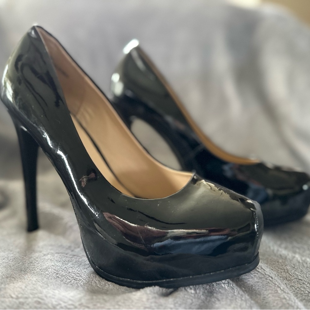Black platform high heel pump 7.5